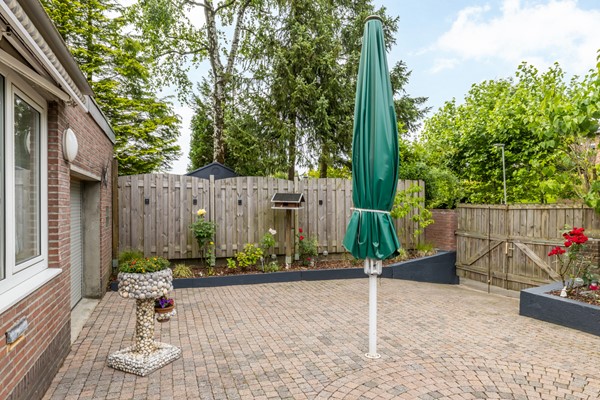 Foto - Te koop: Ruime halfvrijstaande woning met 179 m² woonoppervlakte, 6 slaapkamers, 2 badkamers, garage en tuin op het zuiden in Vaals